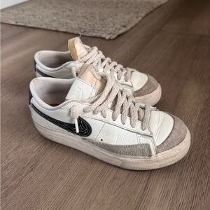 Women’s Nike blazers low